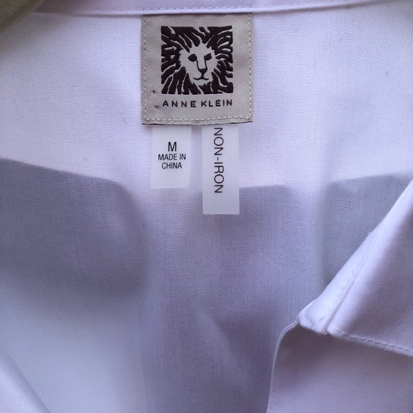 Anne Klein white collared bottom down long sleeve - Picture 2 of 4
